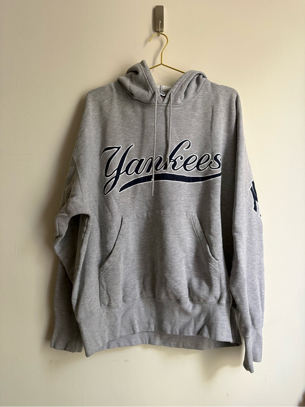 Vintage Majestic Gray Yankees Pullover Hoodie